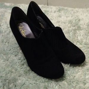 Cole Hann Black Suede Heel Ankle Bootie 9B